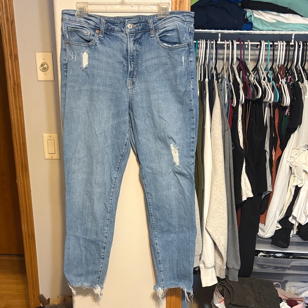 Old Navy Light Blue Distressed Ankle Jeans